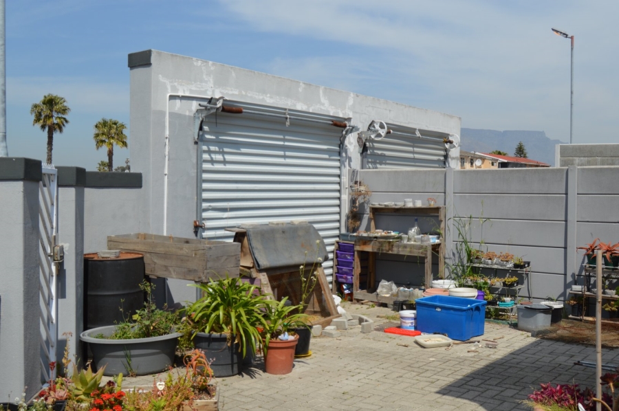  Bedroom Property for Sale in Factreton Western Cape